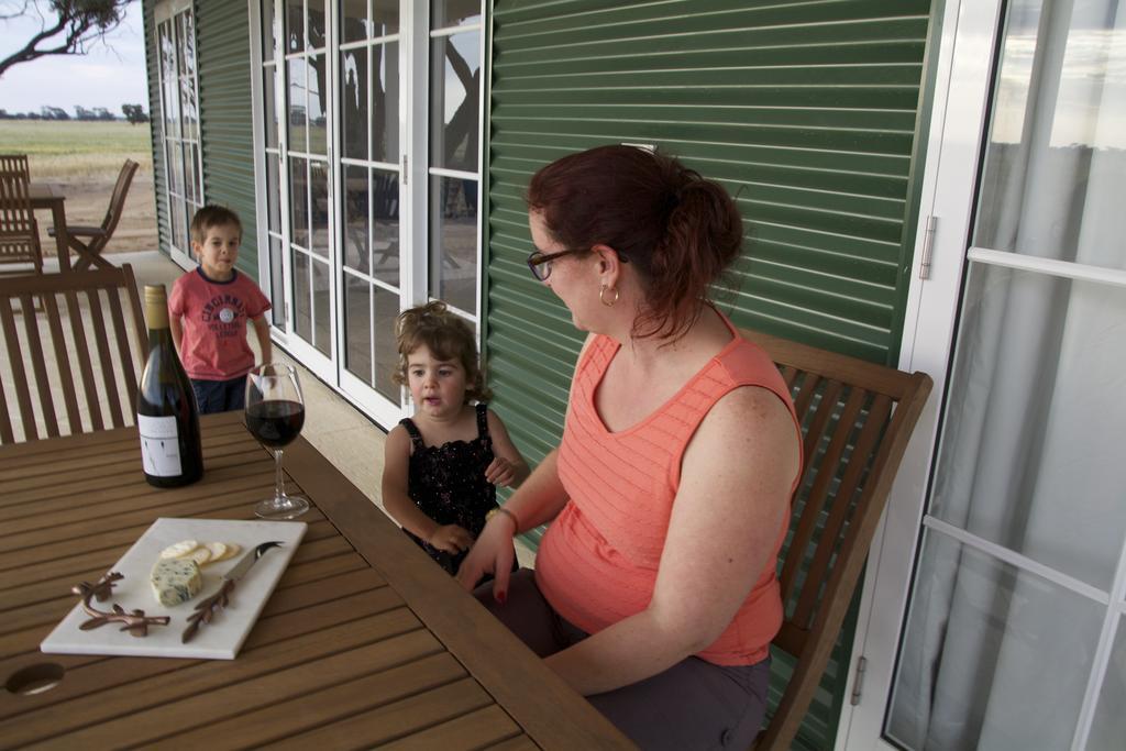 Kukerin Mary'S Farm Cottages חדר תמונה